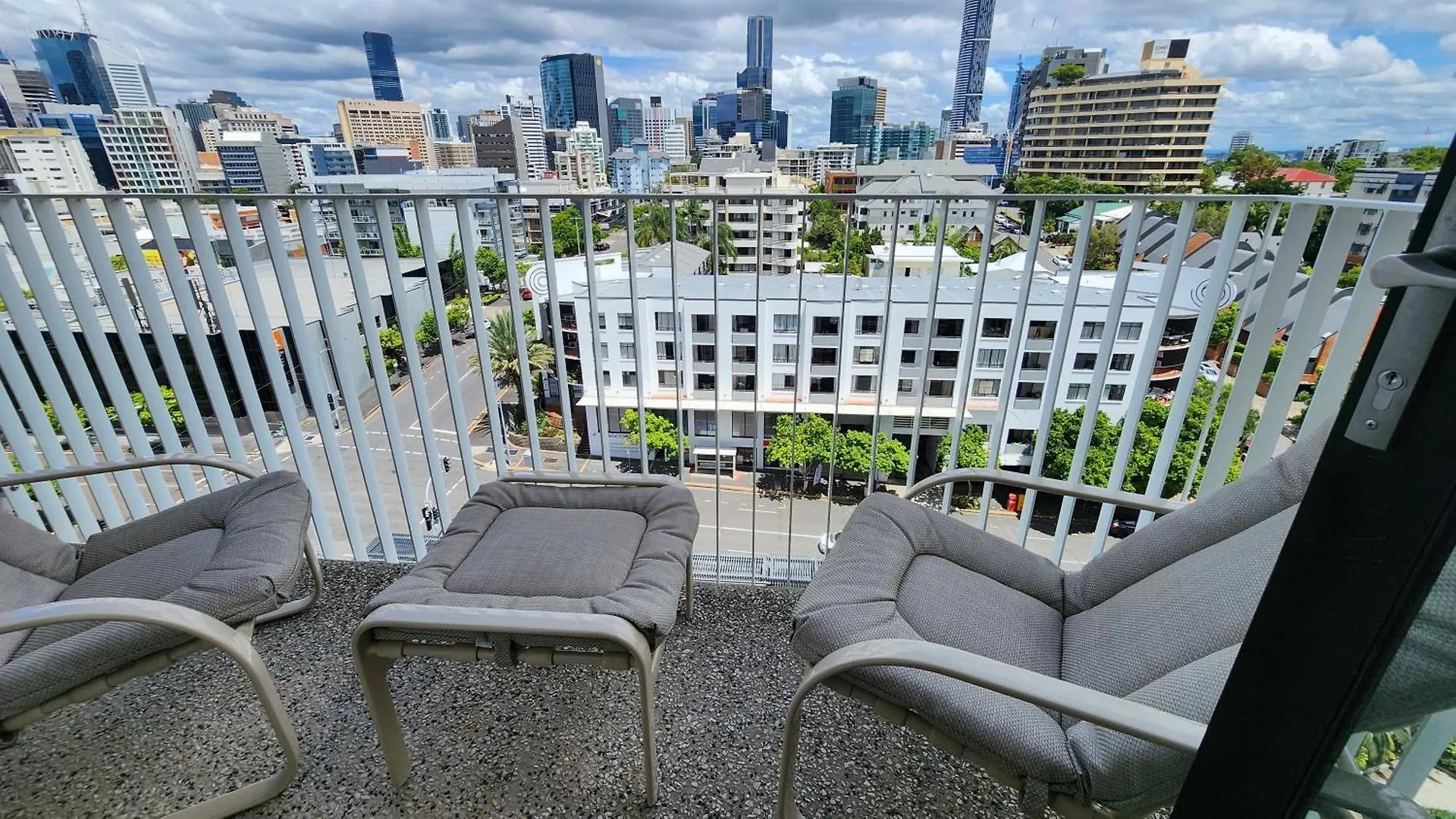 Lux City View Brisbane - Free Parking